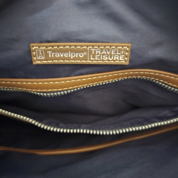 Travelpro travel and leisure convertible bag - Picture 2 of 4